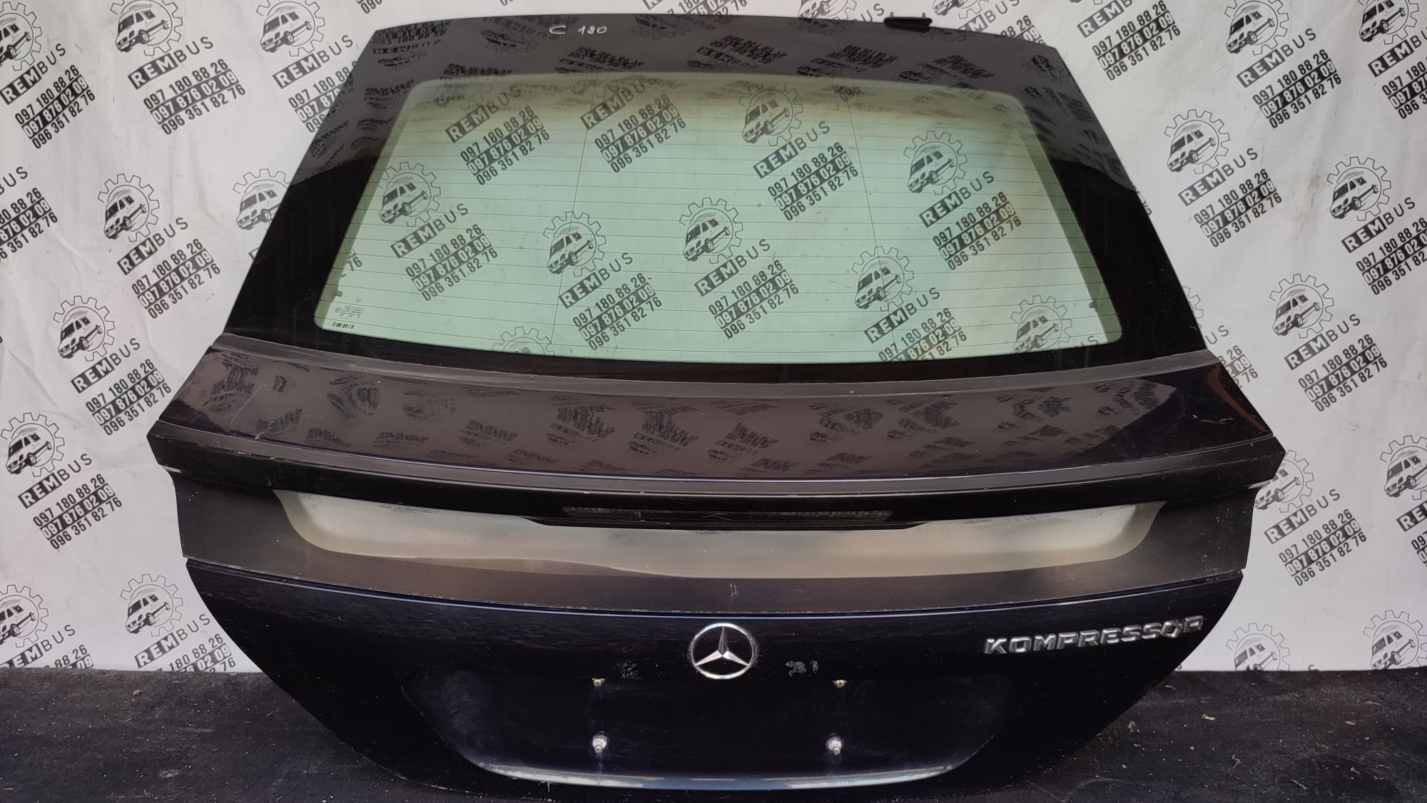 Кришка багажника MB C-class w203 в доброму стані