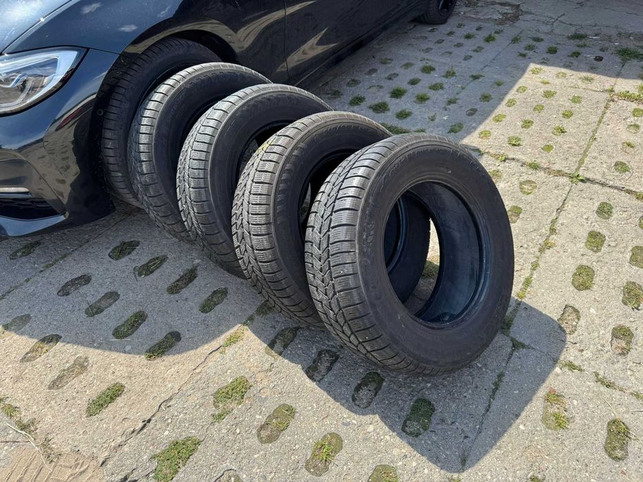 Komplet opon zimowych Michelin AGILIS 51 SNOW-ICE 215/65R15C