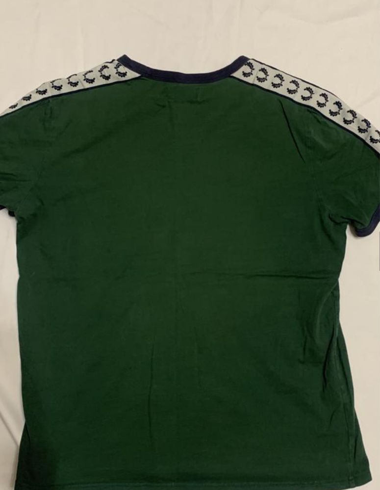 Футбока fred perry на лампасах