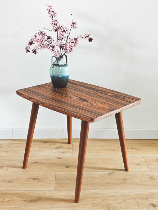 Kultowy stolik patyczak po całkowitej renowacji