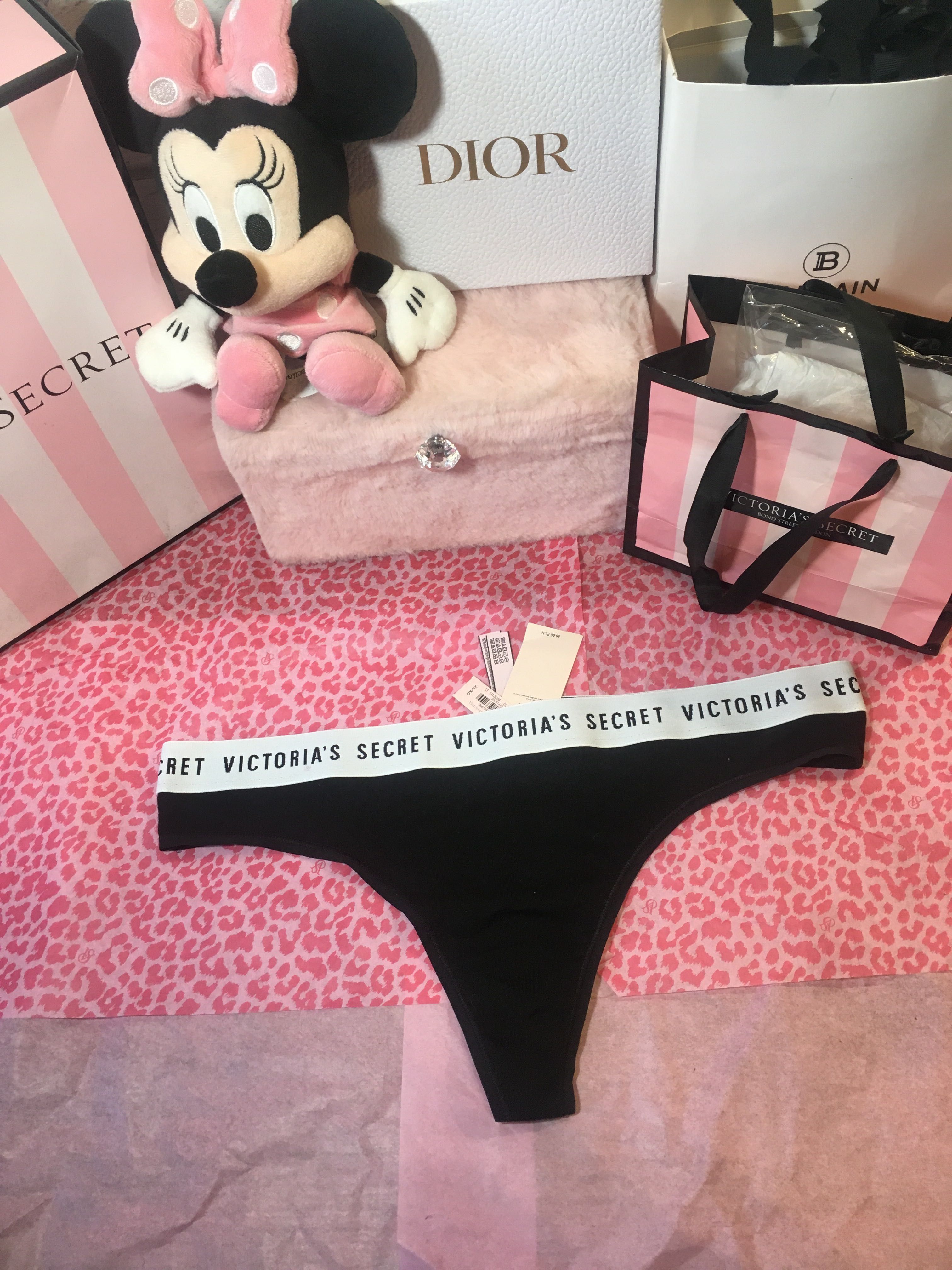 Majtki Victoria’s Secret nowe z metka czarne stringi XL logowane