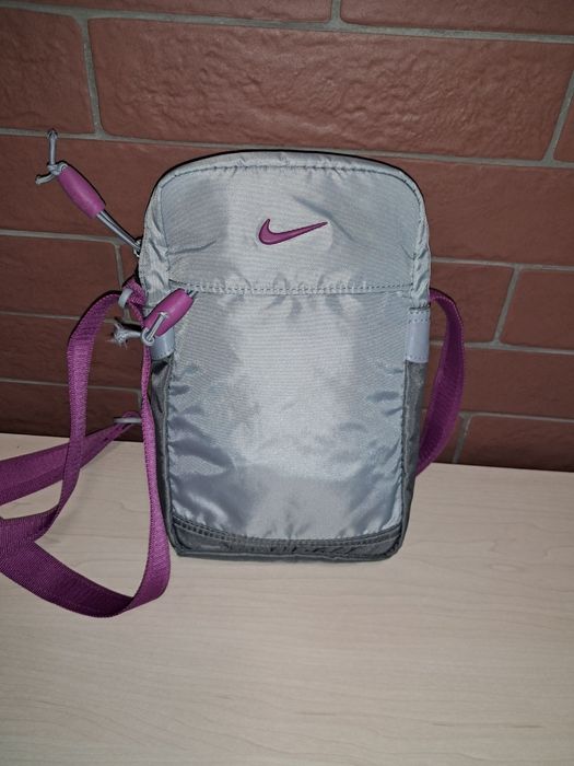 Сумочка Nike хороший подарунок для жінок