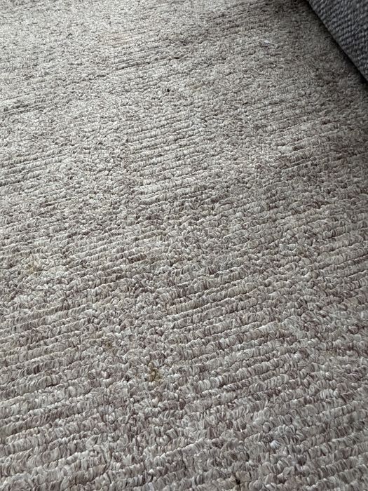 палас, коврик з дефектом