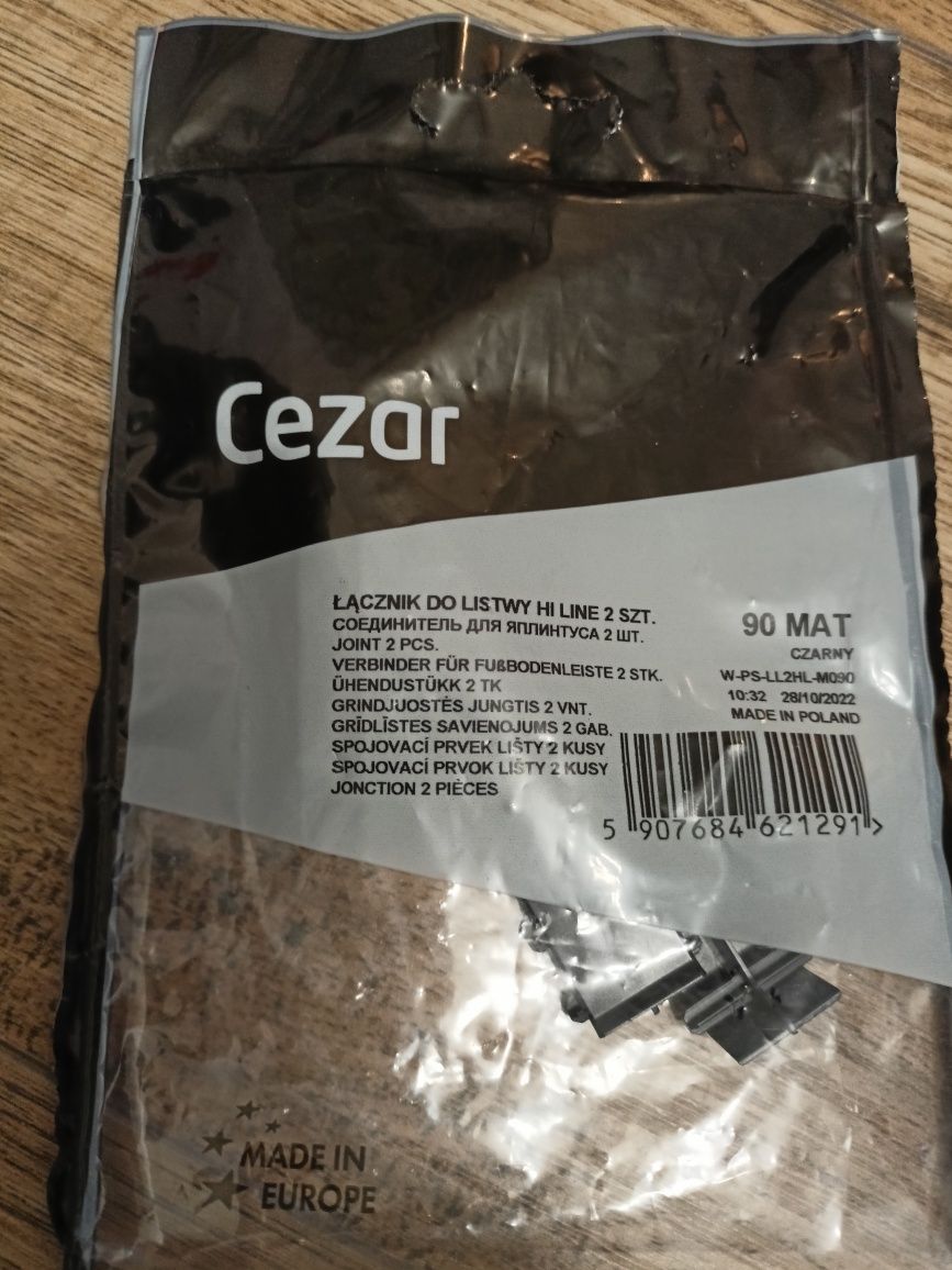 Cezar 90 mat czarny - wykończenie listw
