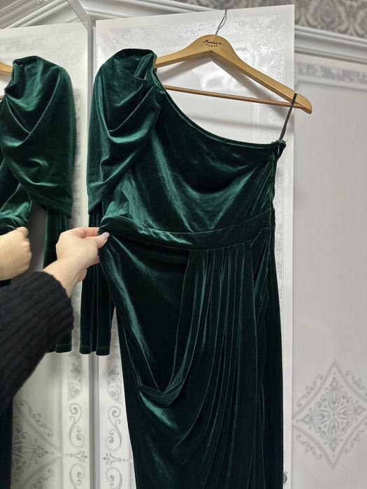 Шикарна оксамитова сукня від Shein