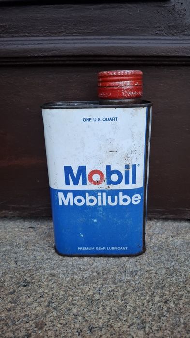 Lata antiga Mobil Mobilube