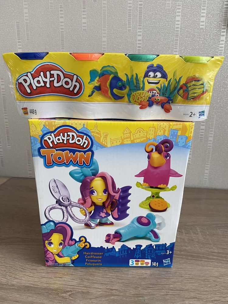 Play-Doh Town Fryzjer i szalona papuga + 4 tuby uzupełniające