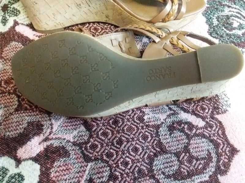 Босоніжки жіночі