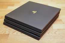PlayStation 4 Pro + 2 gry + 2 pada (FIFA23)