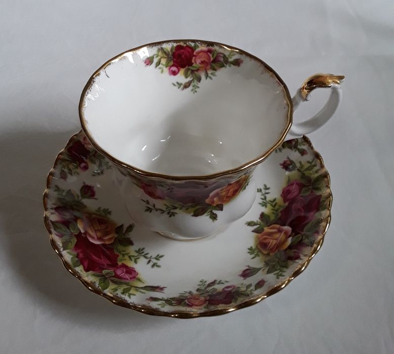 Chávena e pires Old Country Roses, Royal Albert, Bone China, England