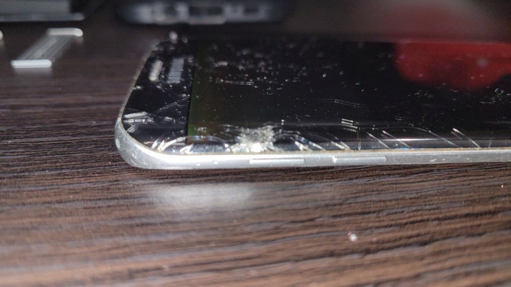 Samsung S7 Edge - uszkodzony