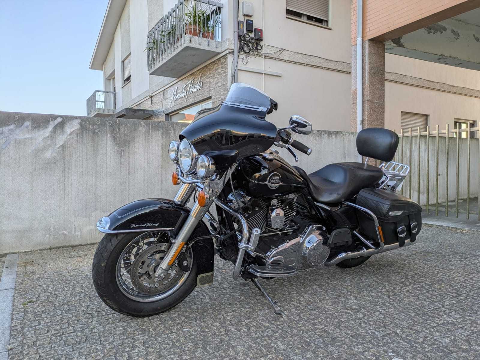 Harley Davidson - Road King Clássic