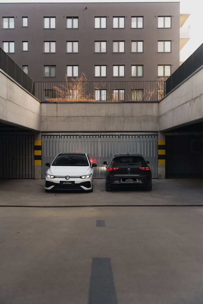 VW GOLF 8R wynajem samochodów sportowych - Warszawa - Wypożyczalnia