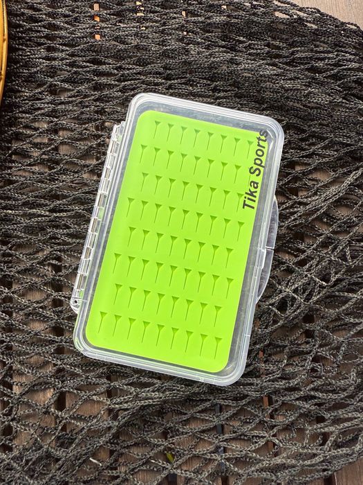 Pudełko muchowe super slim z wkładem silikonowym