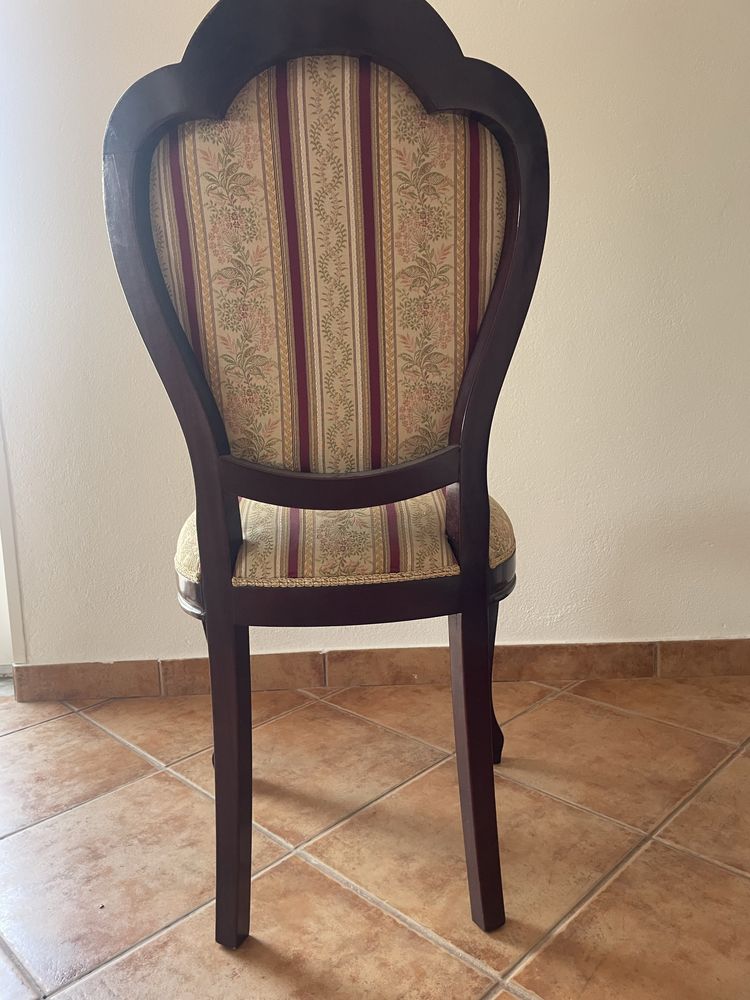 Cadeira estofada