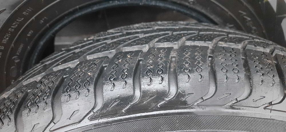 Продам шини Nokian WR 255/70 R16 зима