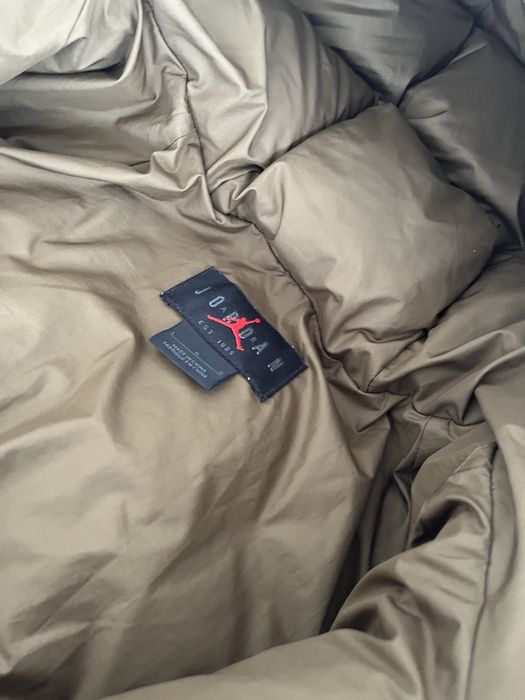 Пуховик Nike air jordan essentials