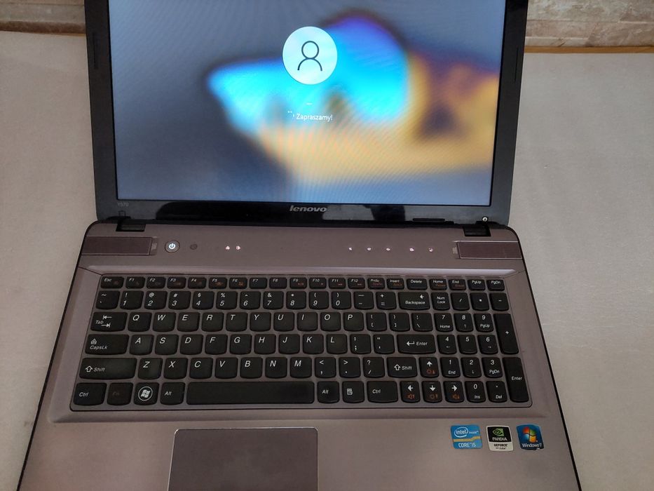 Lenovo IdeaPad Y570 i5/8GB Ram/ GeForce GT 555M