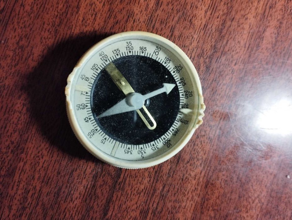 Компас Адрианова