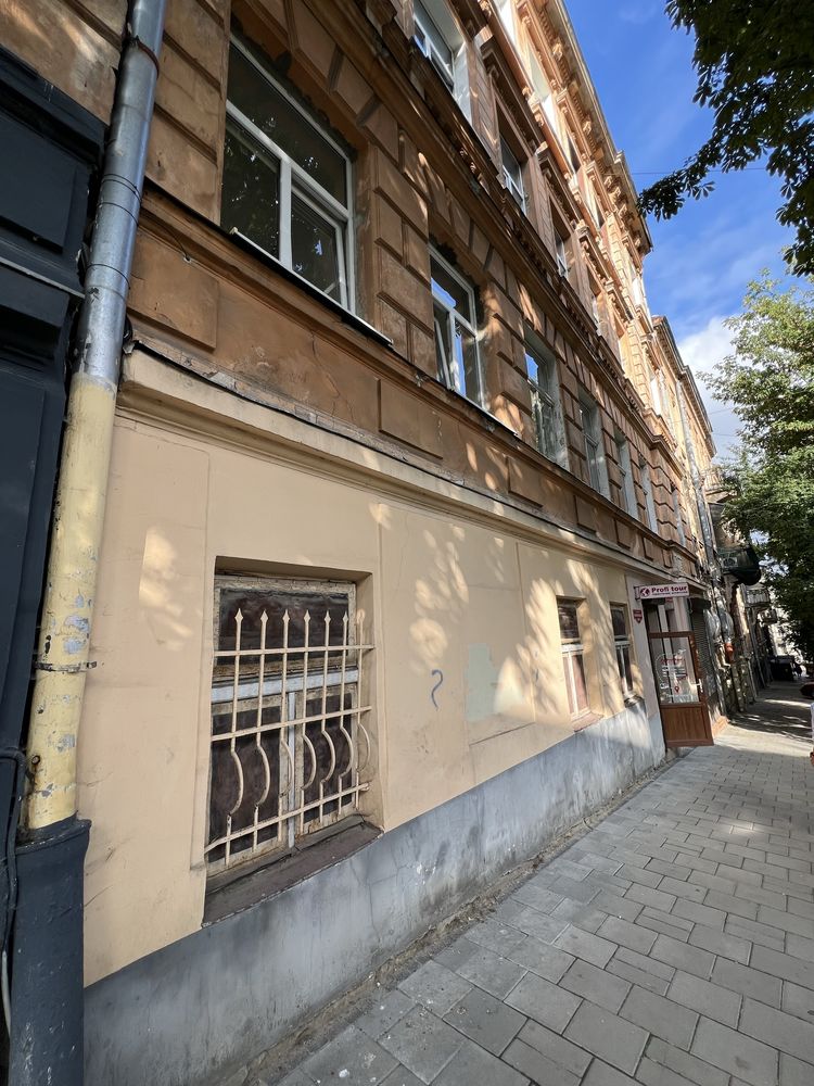 Продаж нежитлового приміщення вул Кирила і Мифодія 48000$