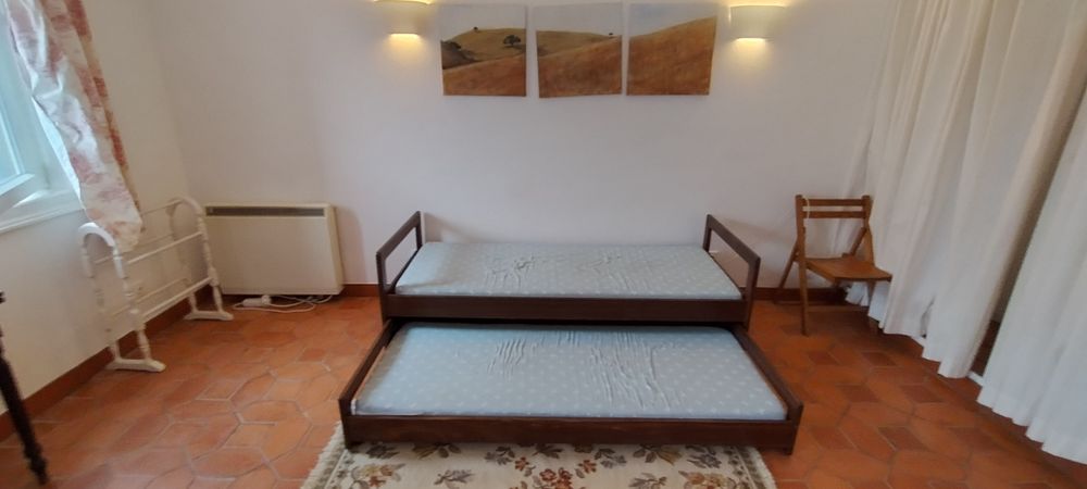 Cama vintage OLAIO de madeira maciça