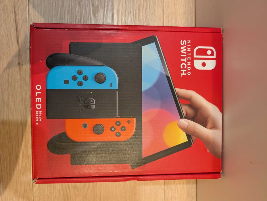 NINTENDO SWITCH OLED 4 joycon'y + gry