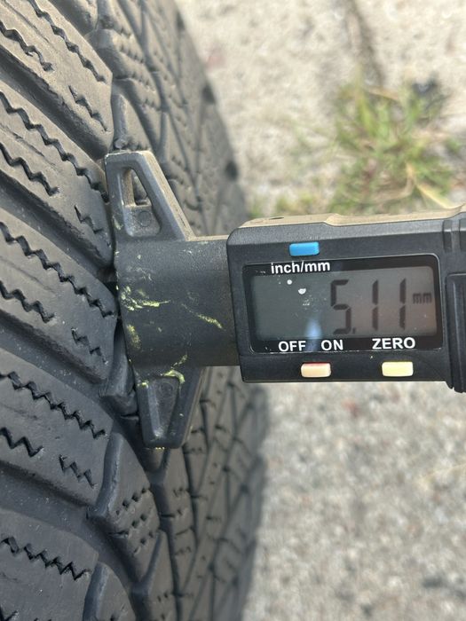 111 Opony Zimowe Bridgestone 225/40/18 Bardzo Ładne