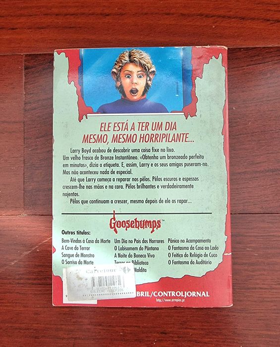 Livro "Arrepios - Uma Aventura Peluda" Vol. 14 de R. L. Stine