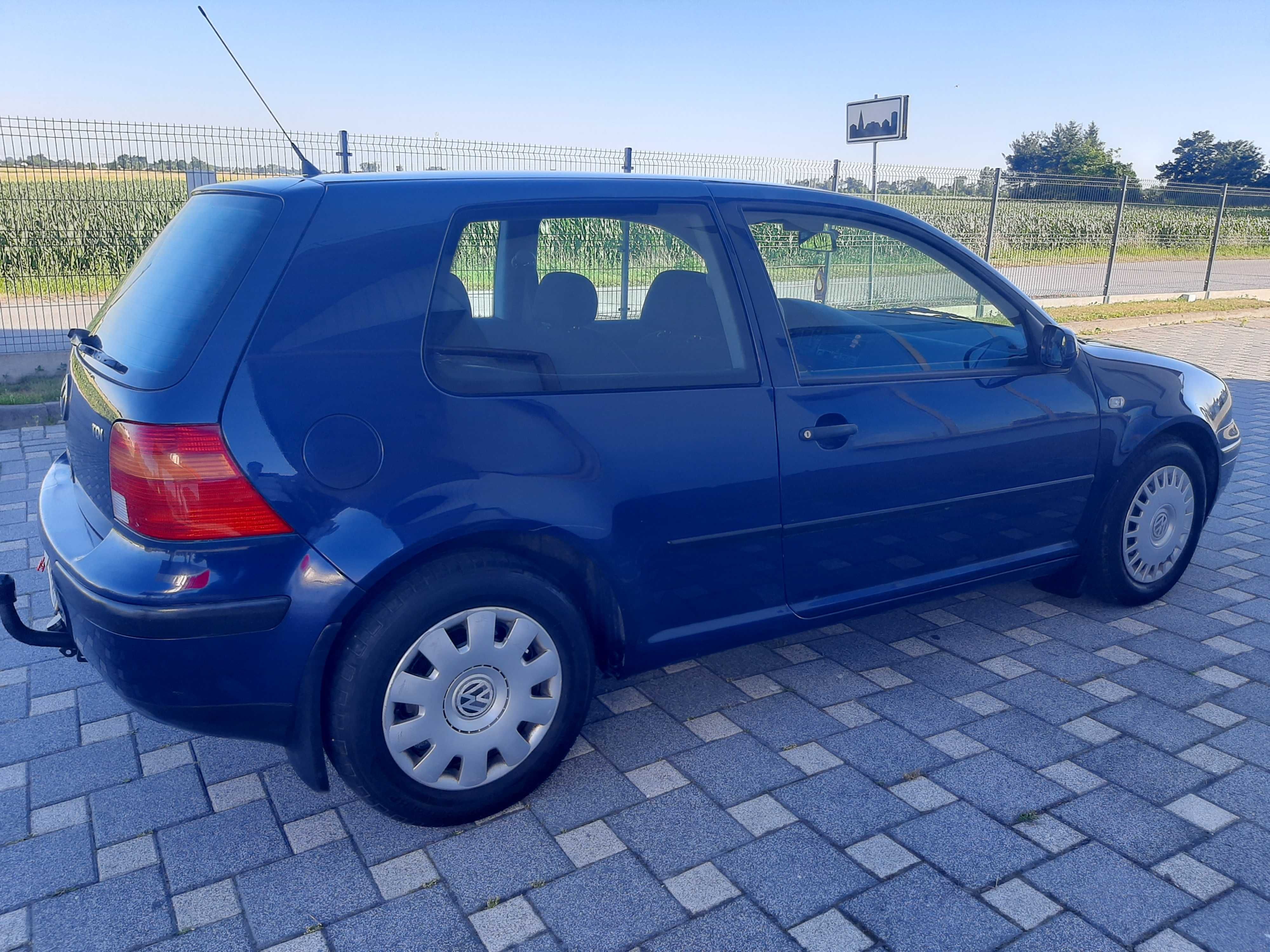 Sprzedam Volkswagena Golfa 1,9 TDI.