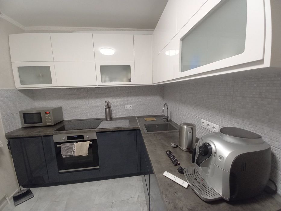 Затишна 3-кімнатна квартира з якісним ремонтом вул. Сержа Лифаря 8-А