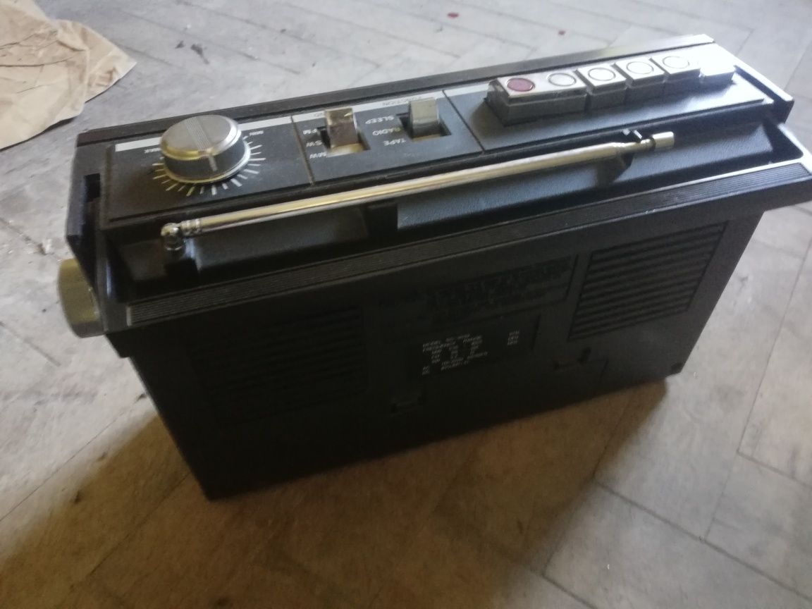 Radiomagnetofon Silver Crown model SC-3032