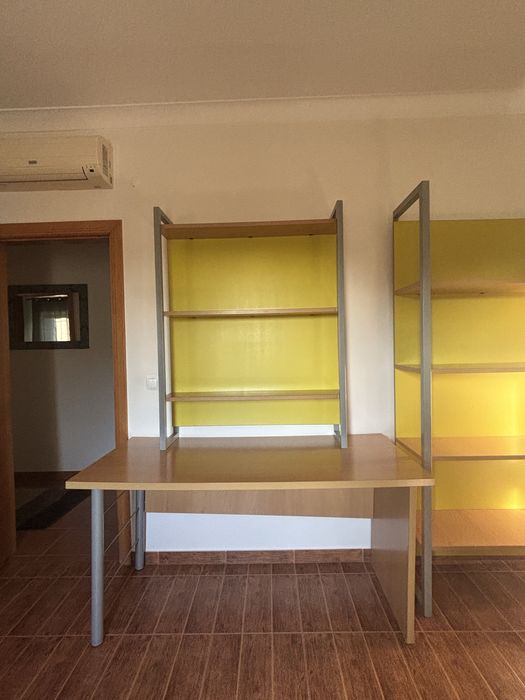 Conjunto de secretária + estantes