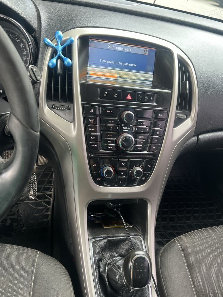 Opel Astra J хетчбек