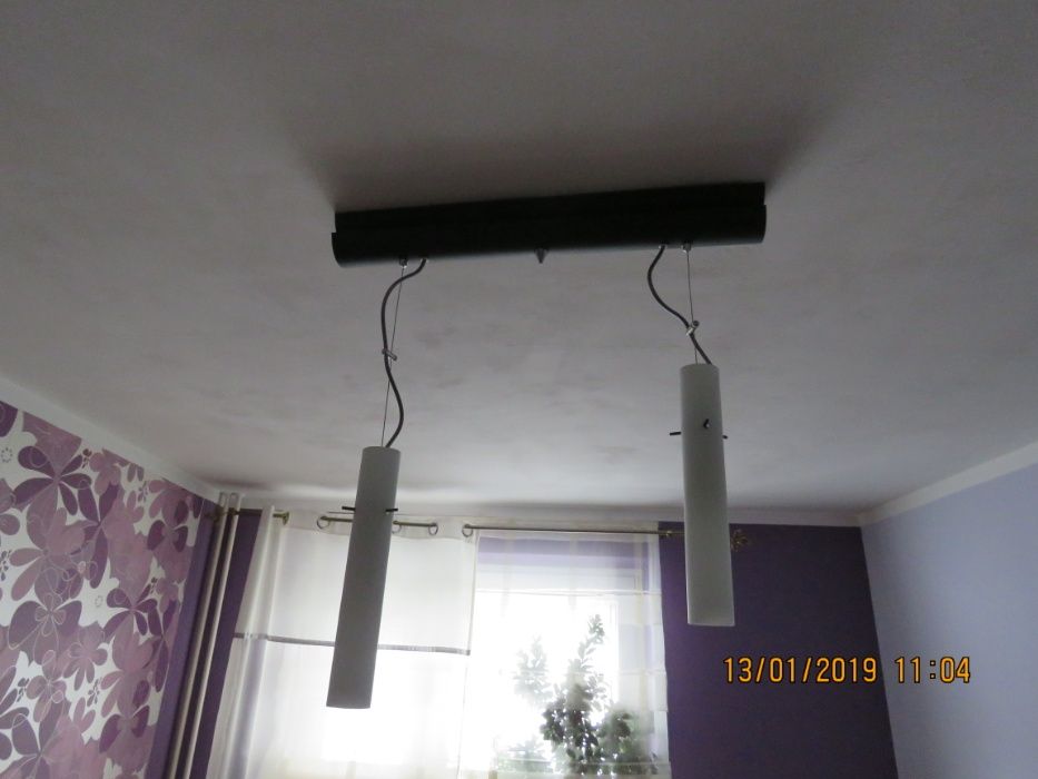 Lampa czarno-biała