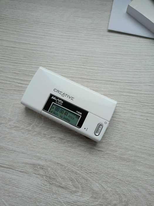Odtwarzacz MP3 Creative MuVo V100 o pojemności 1GB
