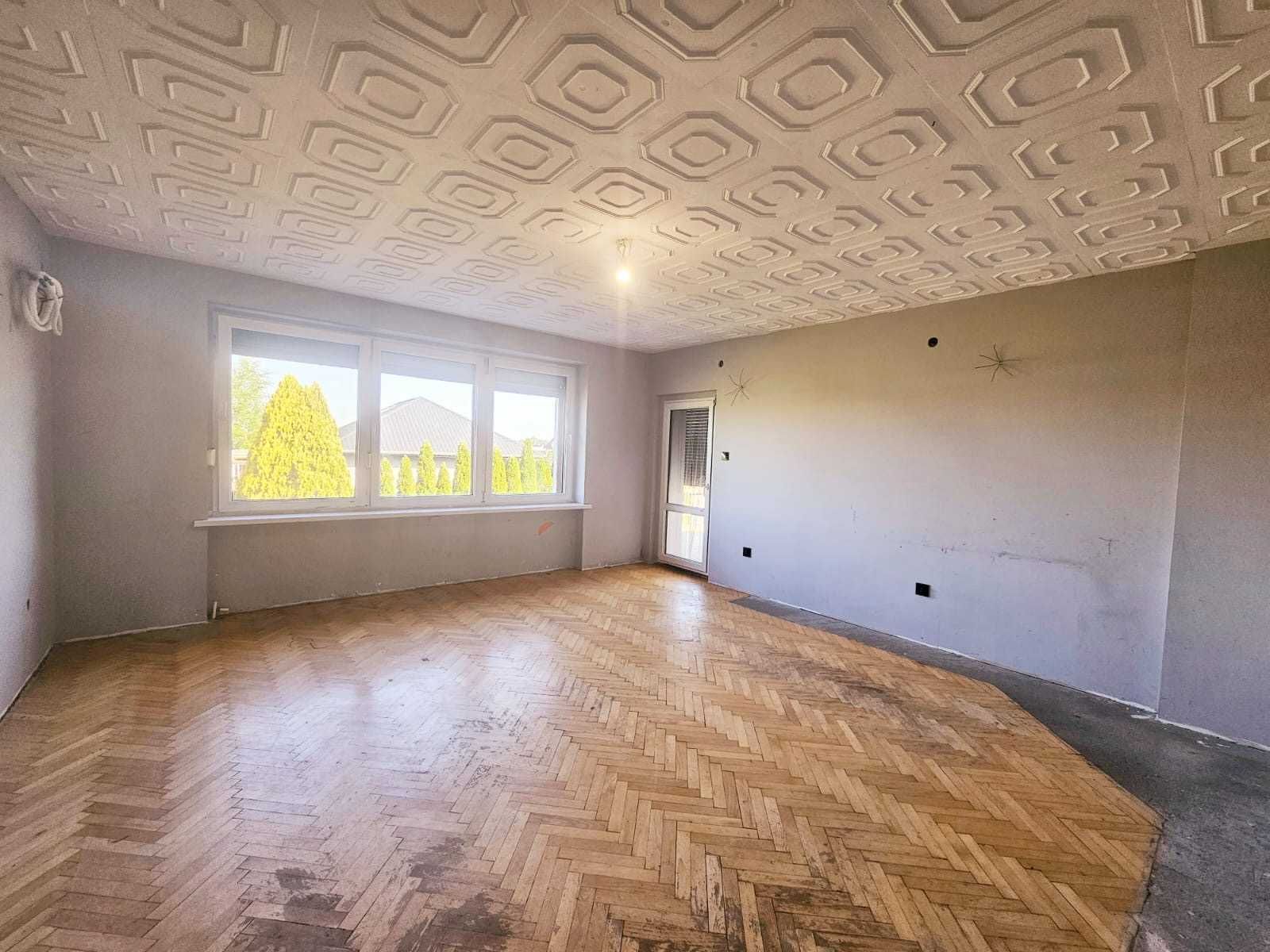 Dom wolnostojący na dużej działce. 780 m od granicy Opola.