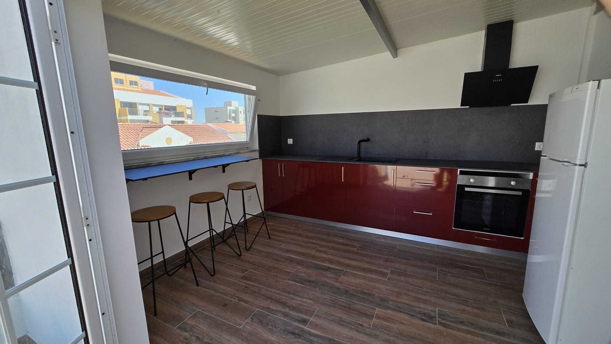 Arrendamento de dois quartos amplos com casa de banho privado