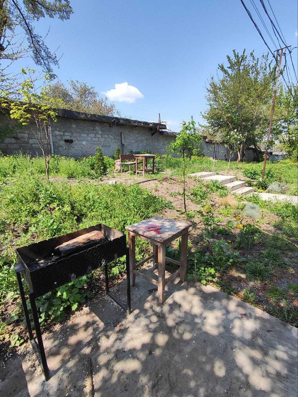 Продам дачу у місті Дніпро, будинок з ділянкою 7,5 соток.
