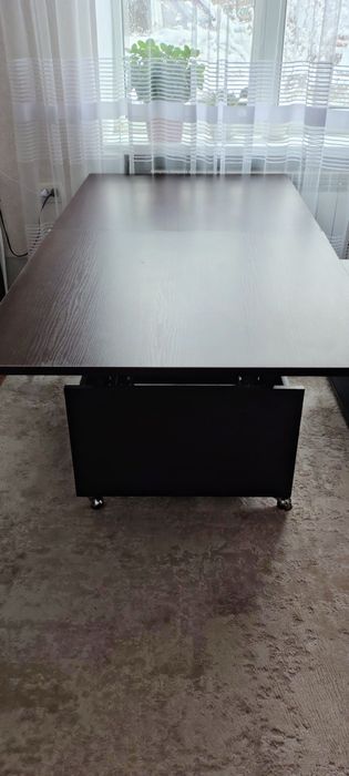 Продається стіл розкладний в хорошому стані
