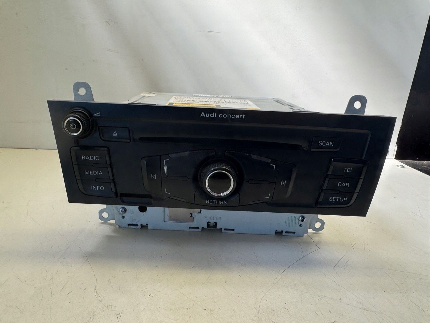 AUDI A4 B8 RADIO CD CONCERT 8T1035186C