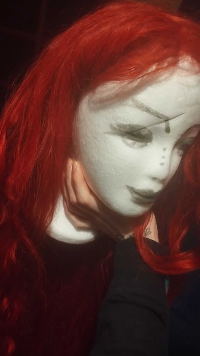 Czerwona Długa Peruka z ludzkich włosów