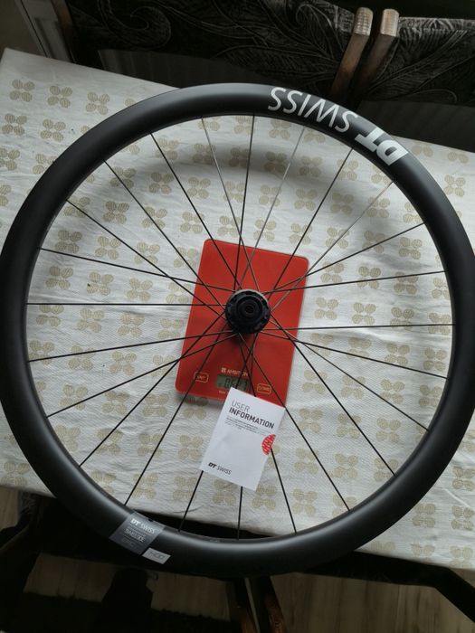 Komplet kół karbonowych DT Swiss ERC 1400 Dicut 35mm (szosa,gravel)