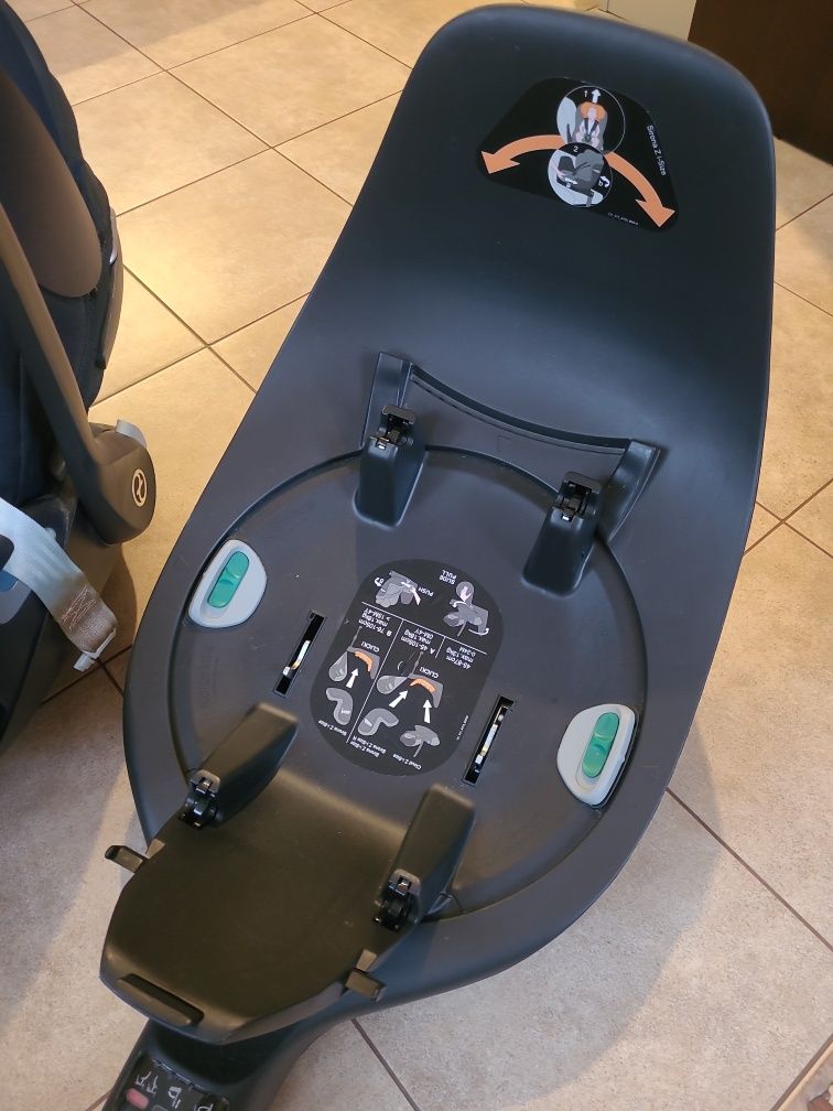 Fotelik Cybex Cloud Z+ I-Size granatowy plus BAZA ISOFIX 0-13 kg