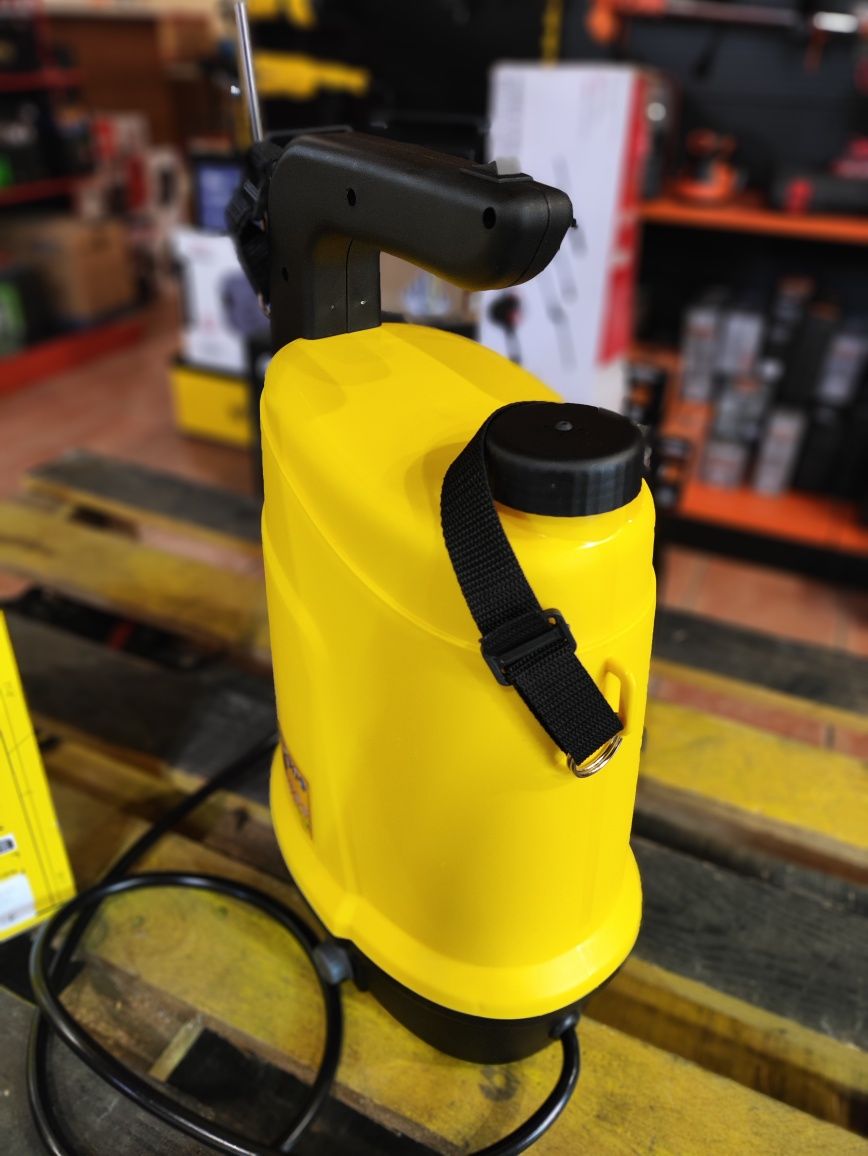 Опрыскиватель аккумуляторный STANLEY SXSPBS05E/5литров/Европейское кач