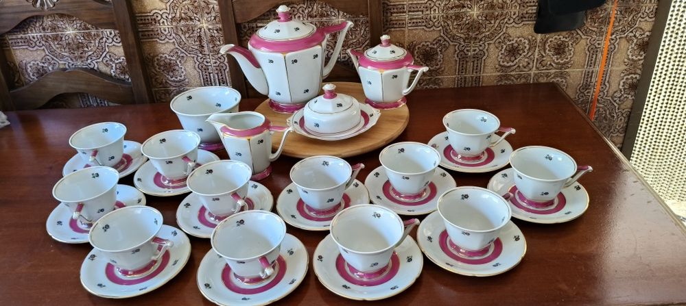 Serviço de Chá em Porcelana Portuguesa Condal — Anos 70/80 — Completo