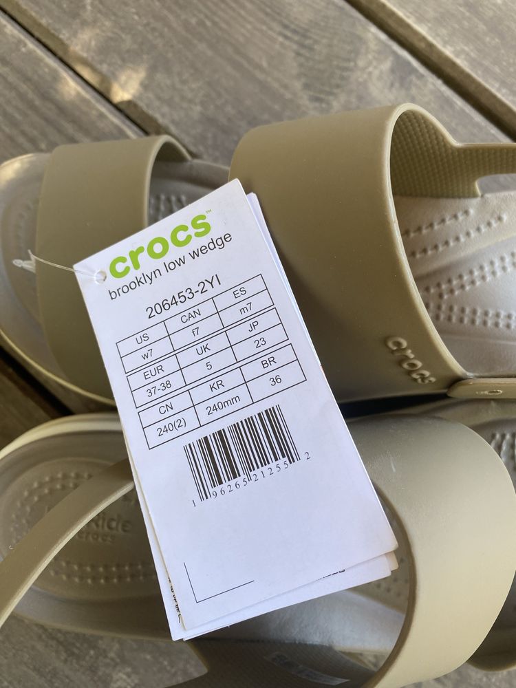 Босоніжки crocs w7