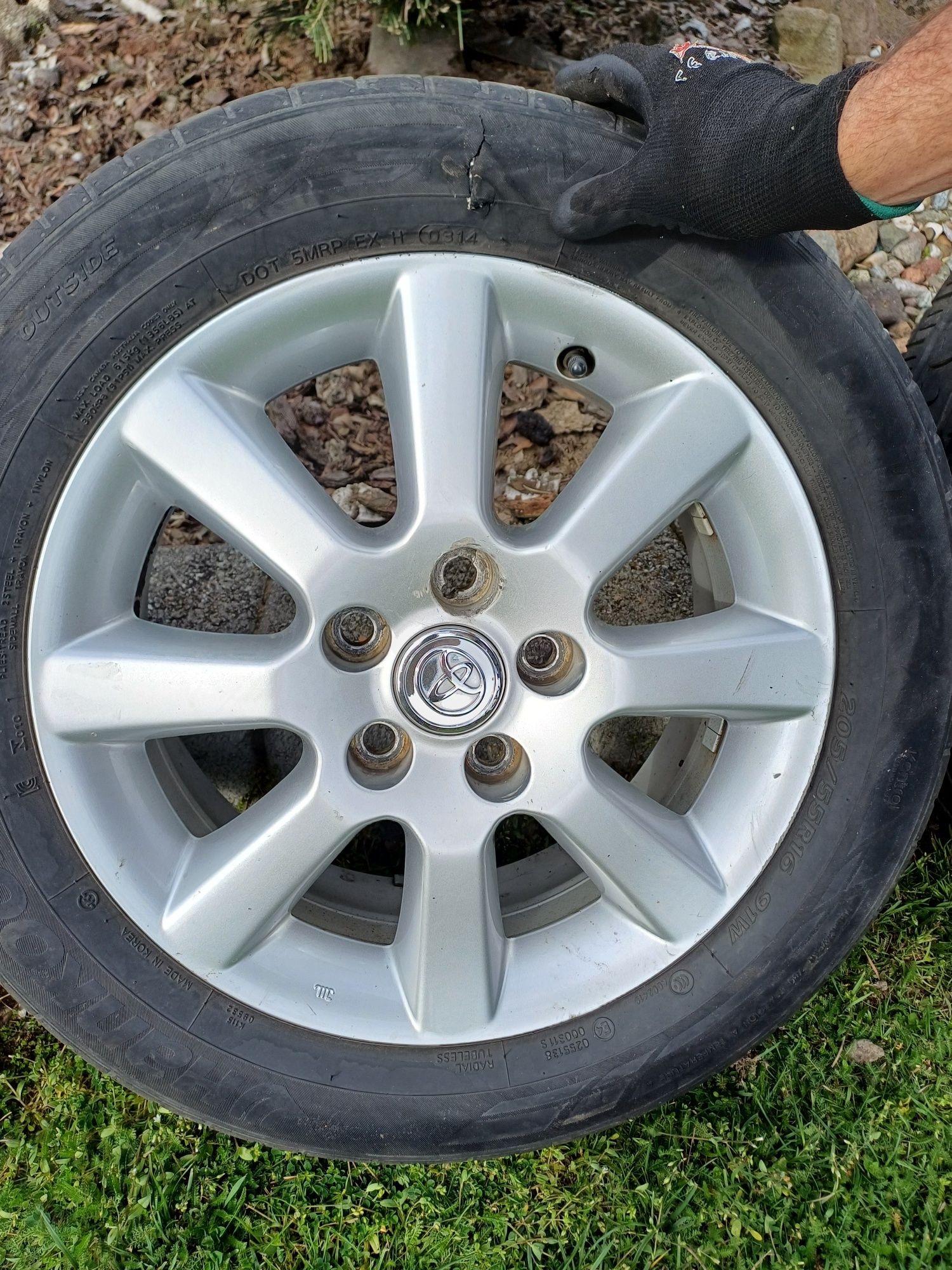 Koła  letnie Toyoty  corolla werso