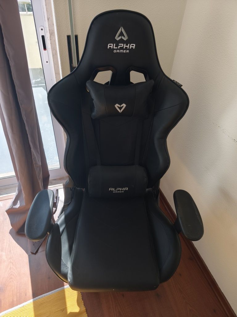 Cadeira Alpha Gamer em boas condições.