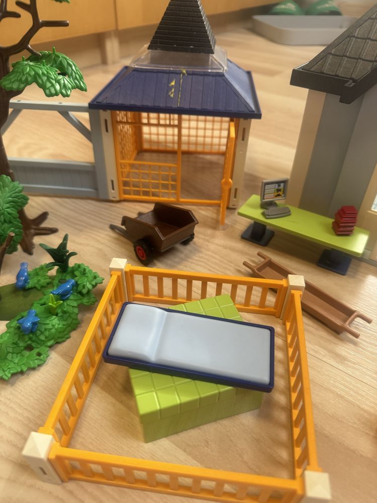 Playmobil klinika dla zwierząt + dużo figurek
