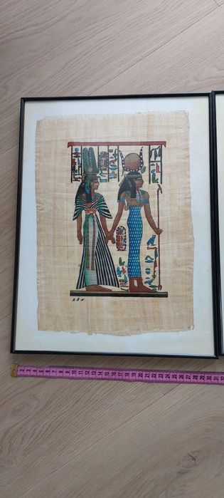 Картини на піпірусі в рамці.Єгипет